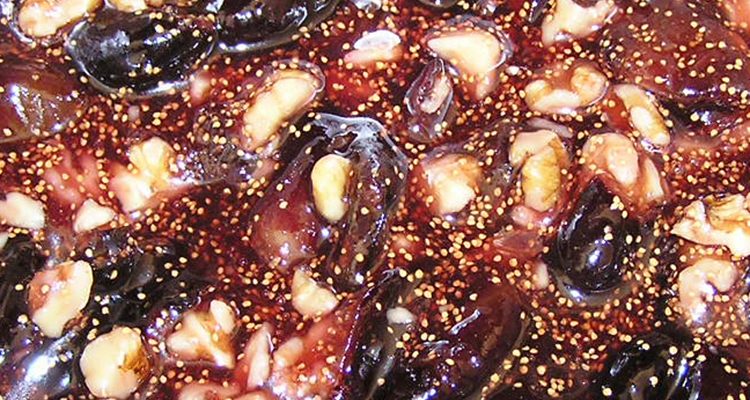 Doce de figo com nozes